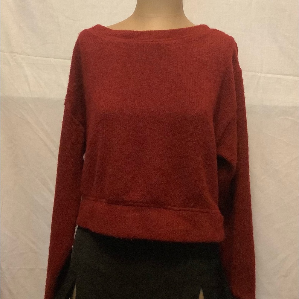 Essue Lightweight Rich Burgundy Cozy Cropped Crew Neck Sweater